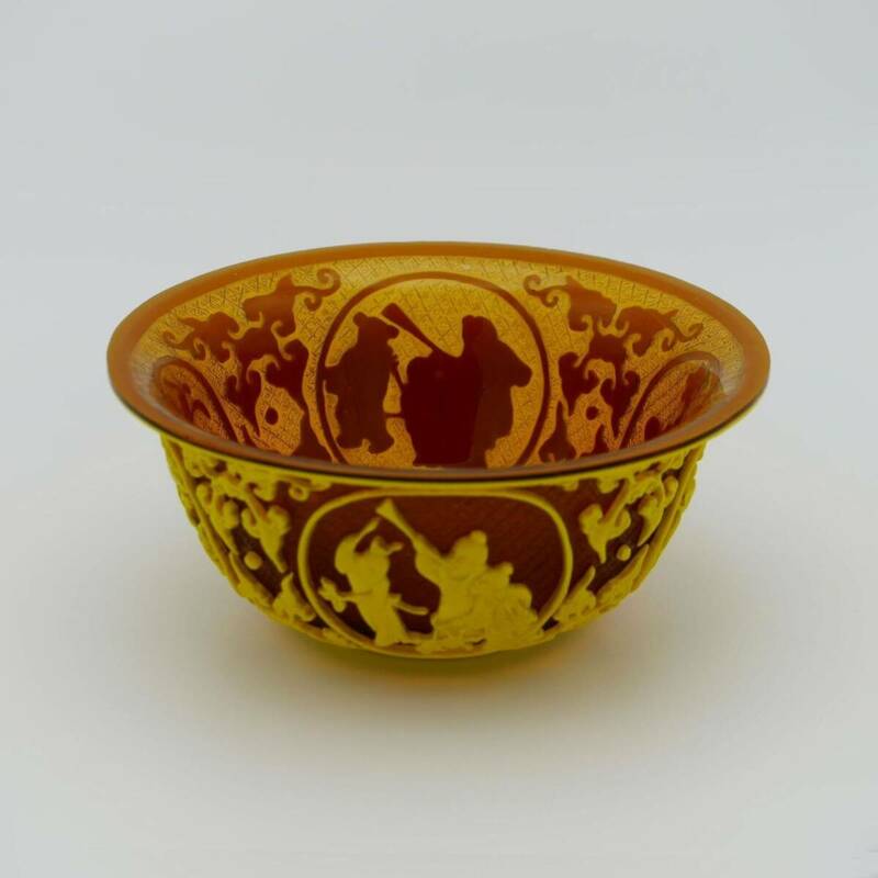 中国 乾隆ガラス 「被せ硝子唐子図茶碗」 Imperial Yellow Peking Glass Cameo Bowl