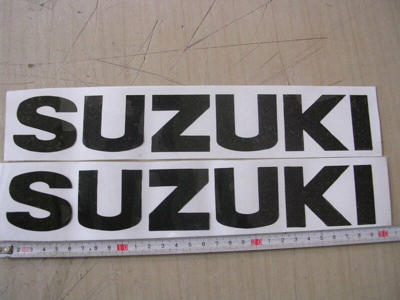 スズキ　SUZUKI　タンク　カウル　ステッカー　28㎝　黒2枚　お買い得