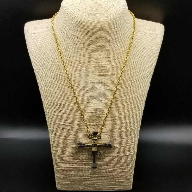 釘の十字架 クロス ヴィンテージ ロングネックレス ペンダント 宗教チャーム シルバートーン ビッグシルエット 存在感 Y14-F