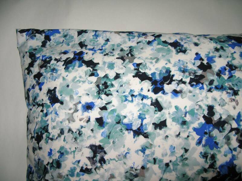 メディカル枕のカバーを作りました【52×80】フラワーブルー系②★ファベ枕・オルトペディコ・アンナブルーにもぴったり！★ハンドメイド