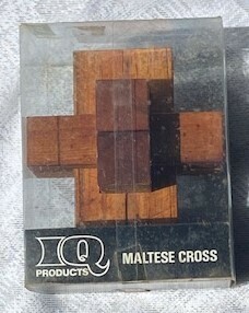 IQ Products 木製立体パズル　MALTESE CROSS　未開封・長期保管品