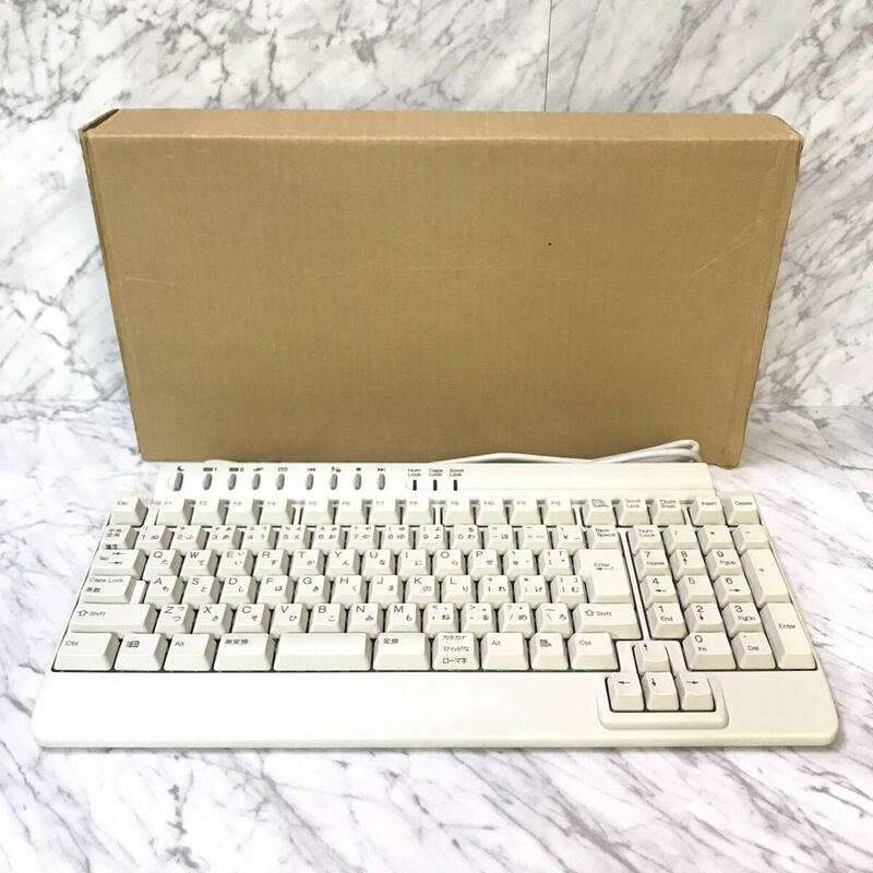 ●送料無料 未使用品 iiyama イイヤマ ？ KB-9973 キーボード ホワイト/パソコン 周辺機器 PS/2キーボード ？/Keyboard