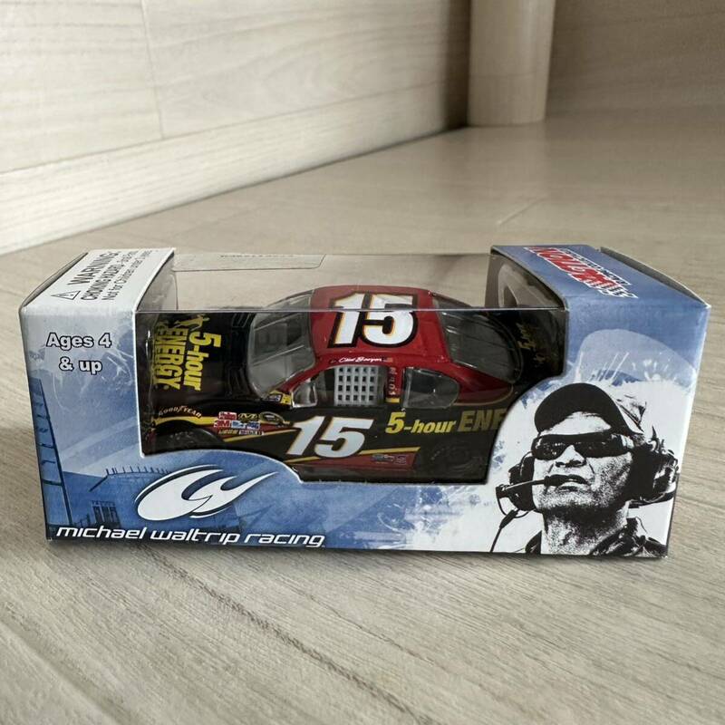 【A0314-59】未開封品『Action 1/64 ナスカー Clint Bowyer #15 5-Hour Energy 2012 Camry C152866FHCB』ミニカー レーシングカー