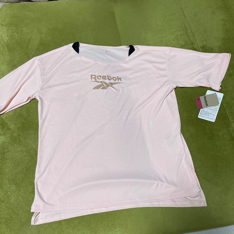 ■新品■Reebok(リーボック) ブランドロゴ入り半袖Tシャツ(ランニング　トレーニング　トレラン)ジム　スポーツクラブに　ピンク