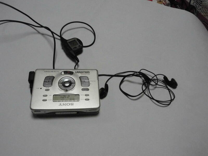SONY　カセット、ラジオウォークマン WM-GX822 純正リモコン、イヤフォン付　ラジオOK