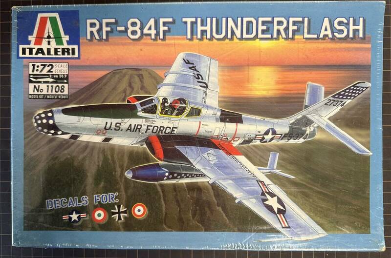 【新品・未開封】『RF-84F THUNDERFLASH』　アメリカ空軍ジェット偵察機　イタレリ　1/72スケール