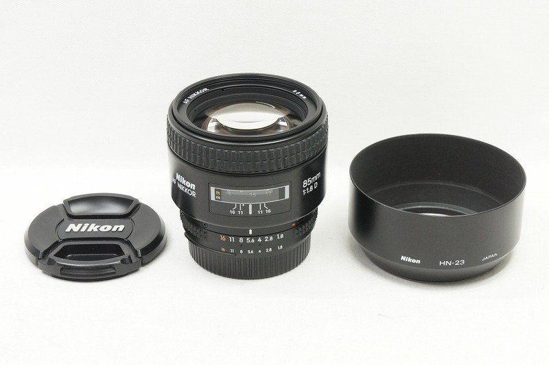 【適格請求書発行】良品 Nikon ニコン AF NIKKOR 85mm F1.8D 単焦点レンズ 純正メタルフード付【アルプスカメラ】240325r