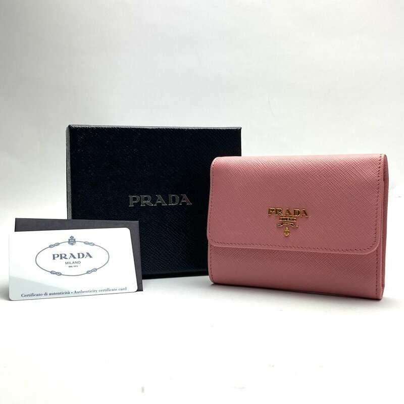 rm) PRADA プラダ サフィアーノ 3つ折り 財布 コンパクト ウォレット 1MH840 ピンク ※中古 極美品 ギャランティカード 箱付