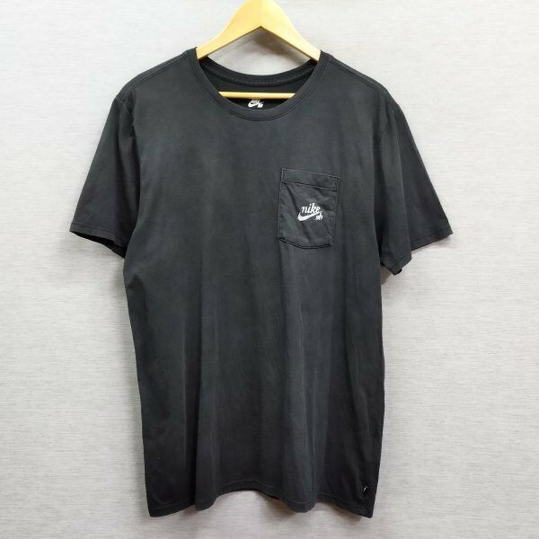 C36 NIKE ナイキ Tシャツ 半袖 カットソー グラフィック スケートボーダー ペイント スポーツ メンズ ブラック サイズ L