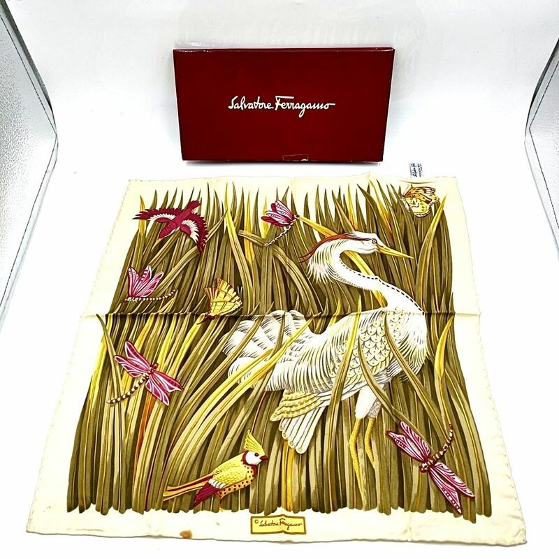 Salvatore Ferragamo　フェラガモ　スカーフ　シルクハンカチ　鳥　トンボ　蝶　シルク　箱付き　42×42