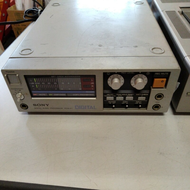 SONY ソニー 1981年製 デジタルオーディオプロセッサー, パワーアダプター PCM-F1 AC-700　通電確認　現状品