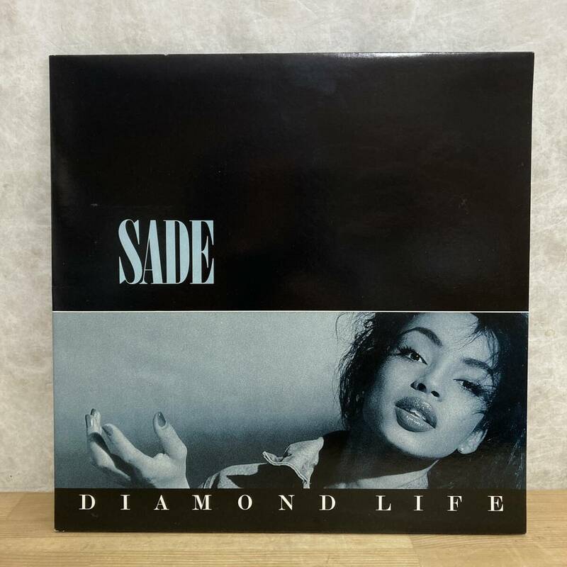 g43■【UK盤/LP】Sade シャーデー / Diamond Life ● Epic / EPC 26044 / Smooth Operator / Hang On To Your Love / UKソウル 240321
