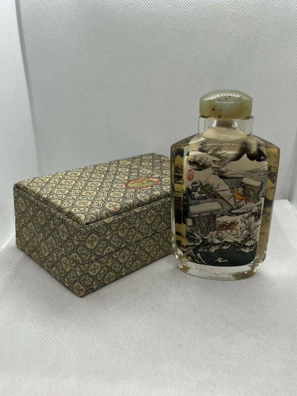 中国美術 鼻煙壷 鼻煙香 香水瓶 箱付き 時代物 伝統工芸品 アンティーク コレクター 置物