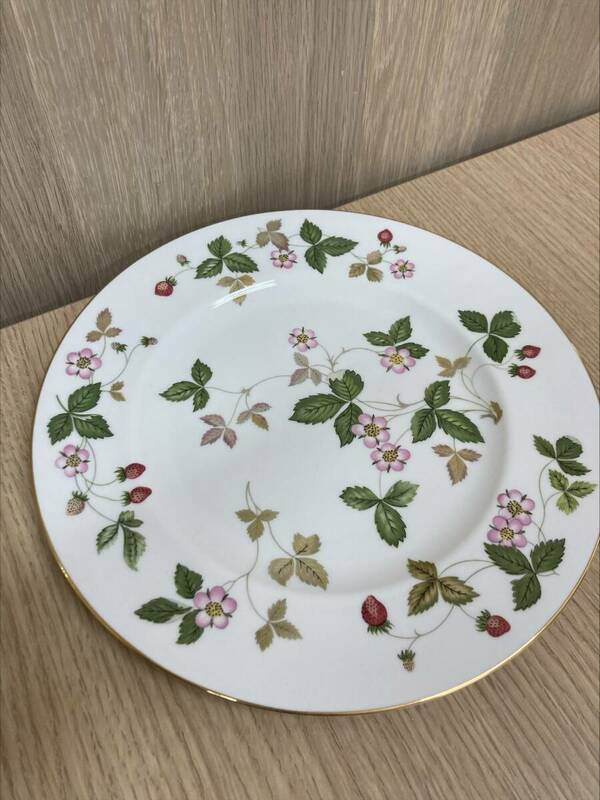 ＃10957【現状保管品】WEDGWOOD ウェッジウッド ワイルド ストロベリー 大皿 プレート 1枚 海外食器 イギリス 家具 インテリア 