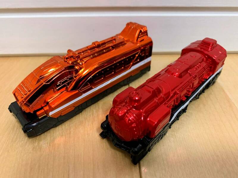 烈車戦隊トッキュウジャー 六本木 イベント 限定 レッドレッシャー & ビルドレッシャー スペシャルver.セット 臨時レッシャー メッキ仕様