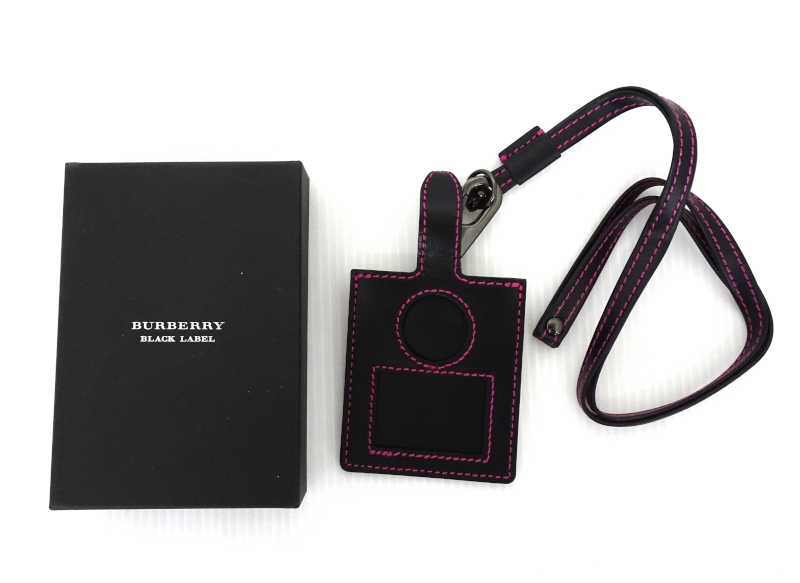 BURBERRY BLACK LABEL バーバリーブラックレーベル iPodケース ブラック ピンク
