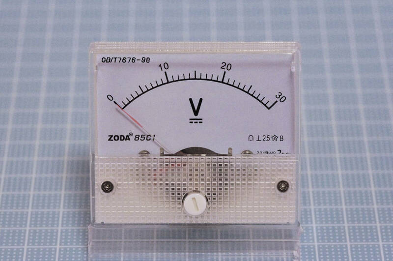 直流電圧計30V（アナログ）
