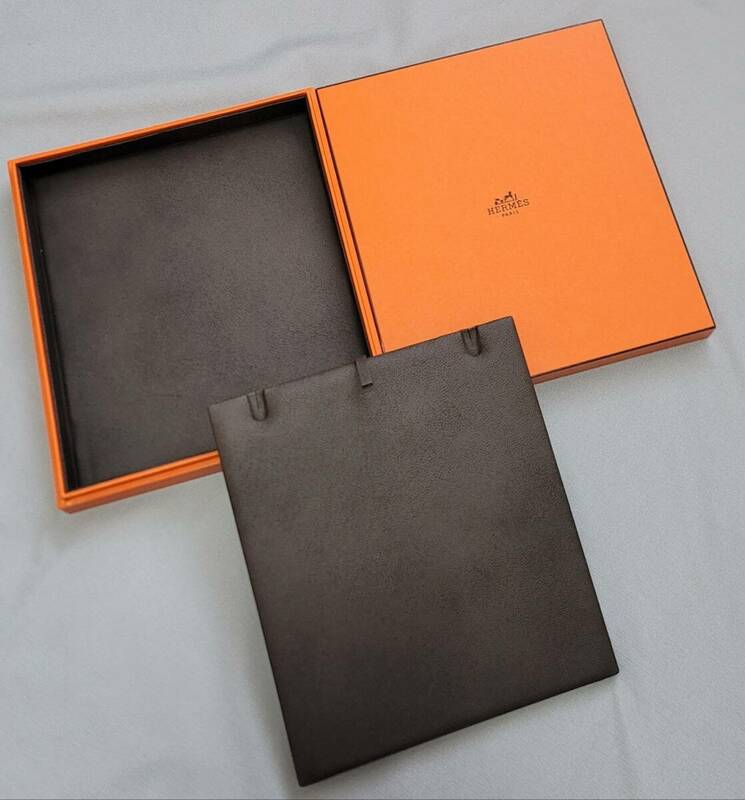 美品★ネックレス　空箱　シェーヌダンクル ケース BOX 空き箱 箱　ネックレスケース　アクセサリーケース　HERMES 正規品