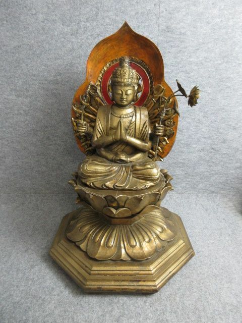 【政】33331 木彫金色千手観音座像 仏教美術 置物 骨董 古物