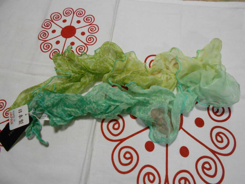 ★インターモード　スカーフ　シルク　絹100％　日本製　クシュクシュ　緑系…新品未使用