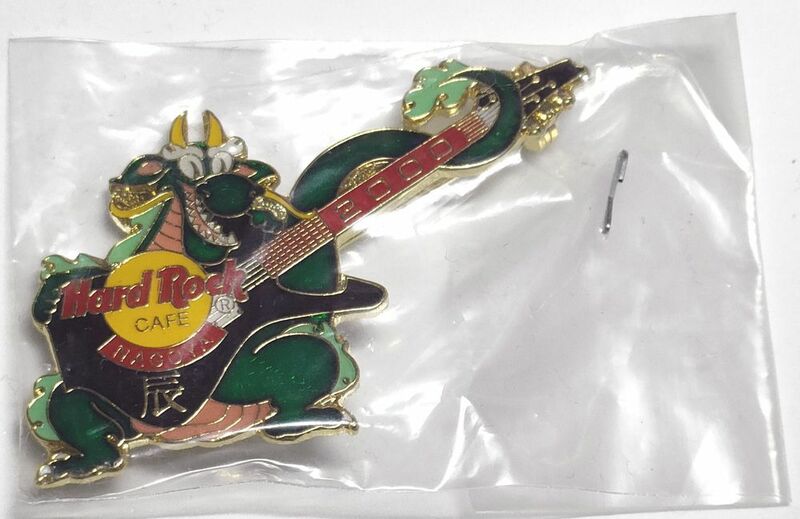 バッジ　ハードロックカフェ　名古屋　2000 干支 辰 ギター　HARD ROCK CAFE NAGOYA ZODIAC PIN DRAGON GUITAR ピンバッジ ピンバッチ