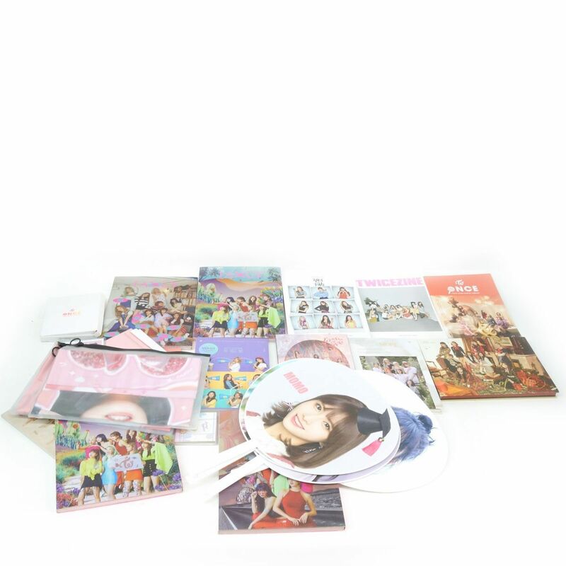 030　TWICE トゥワイス グッズ・CD 韓国盤 まとめ ※ジャンク