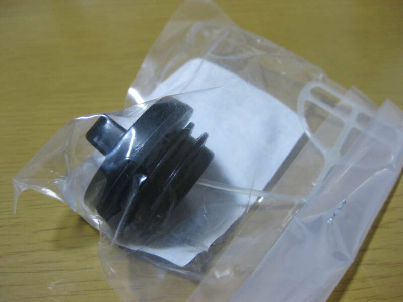 ゼノア 燃料タンク用キャップ ASSY ZENOAH G370 G375 G3700 G4200 G4211 G3711 他 G4500 G5000 G3500 系　チェンソー　純正