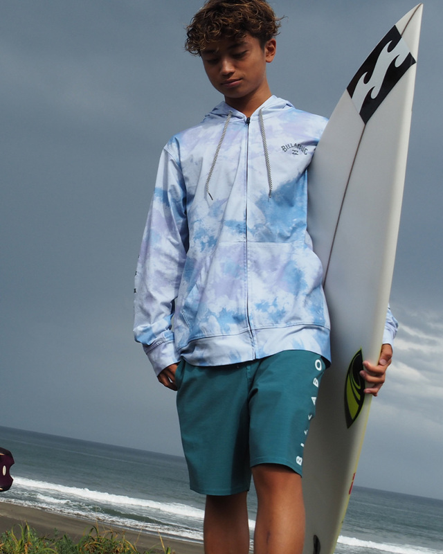 ★送料無料★2024春夏 新品【BILLABONG/ビラボン】【FOR SAND AND WATER】 SURF FLEX ZIP 水陸両用ラッシュパーカー TYE メンズM BE011-860