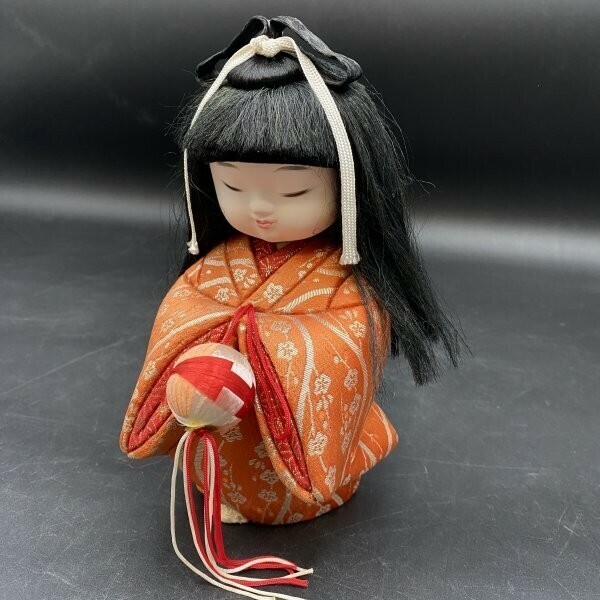 G0216I60 市松人形 赤系衣裳 高さ約20センチ 毬 昭和レトロ 童女木目込み人形 縁起物 ひな祭り