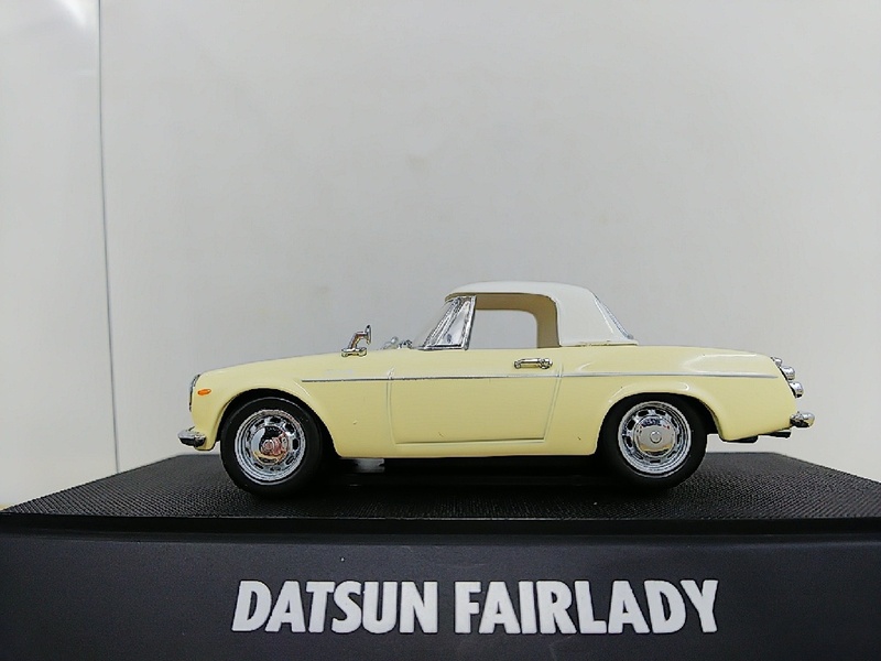 ■ EBBROエブロ 1/43 DATSUN FAIRLADY クリーム色 ダットサンフェアレディ モデルミニカー