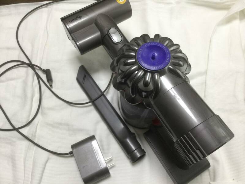 dyson ダイソン　クリーナー　DC61