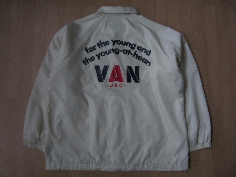 名作 VAN JAC for the young and the young at heart バック アーチ ロゴ ナイロン コーチ ジャケット L～XL位 ヴァン ブルゾン IVY SCENE