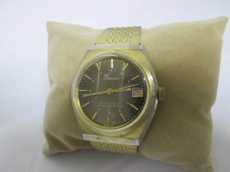 【0308t S14】 Dorian ドリアン 腕時計 稼働品 ゴールドカラー ゴールド文字盤 現状品　