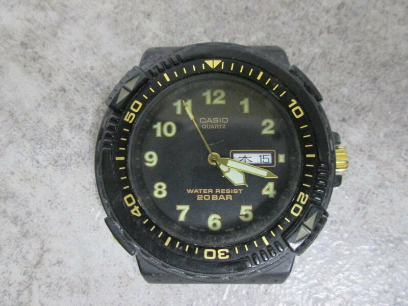 【0314n S82】CASIO カシオ MRD-201W クォーツ デイデイト 腕時計 バンドなし
