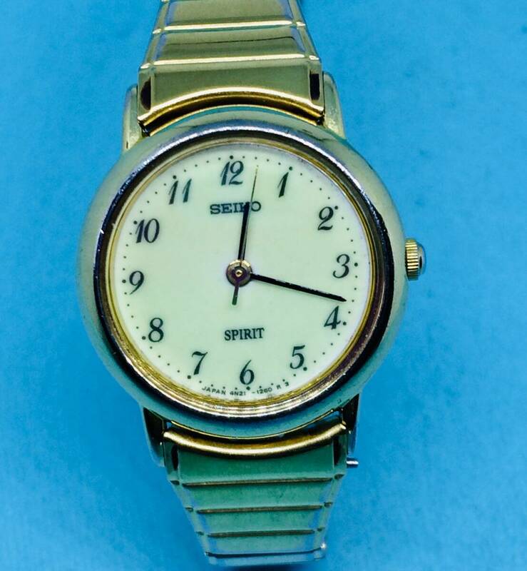 (E46)蛍光文字盤(*'▽')セイコー・スピリット（電池交換済み）ゴールド・レディス腕時計USED（送料全国一律185円）素敵な時計です。