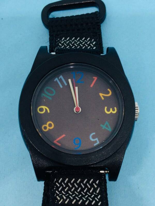 (E03)スポーツウオッチ(*'▽')NB/1002・マルチカラー（電池交換済み）ブラック・ユニセックス腕時計USED（送料全国一律185円）素敵な時計。