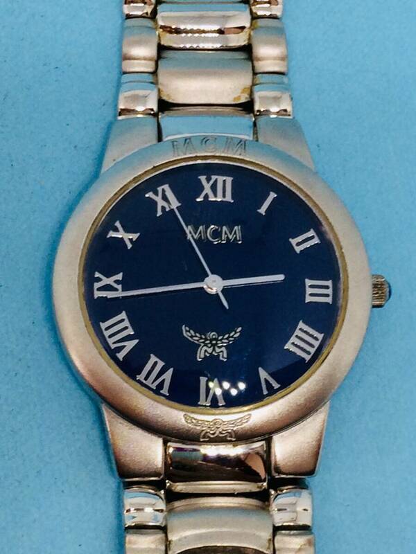 (E12)大人の時計(*'▽')　MCM・・Mode Creation Munich（電池交換済み）シルバー・メンズ腕時計USED（送料全国一律185円）洒落た時計です。
