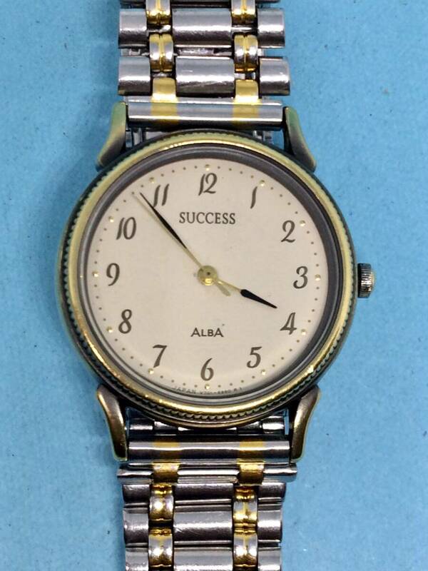(E19)シックな時計(*'▽')セイコーアルバ・サクセス（電池交換済み）つや消しゴールドメンズ腕時計USED（送料全国一律185円）素敵な時計。