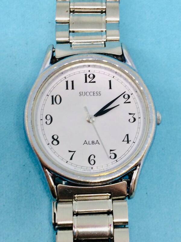 (E24)シンプルな(*'▽')セイコーアルバ・サクセス（電池交換済み）シルバー・メンズ腕時計USED（送料全国一律185円）素敵な時計です。