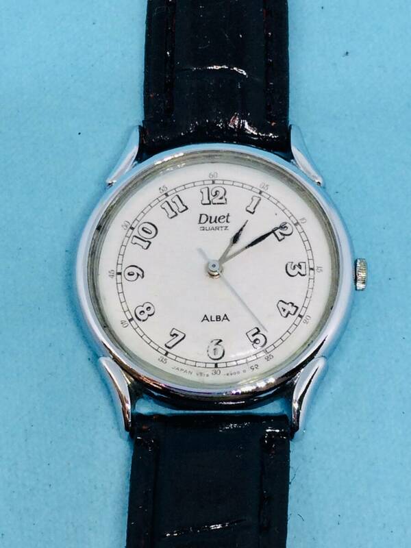 (E29)やや小ぶりの(*'▽')セイコーアルバ・DUET（電池交換済み）シルバー・ユニセックス腕時計USED（送料全国一律185円）素敵な時計です。