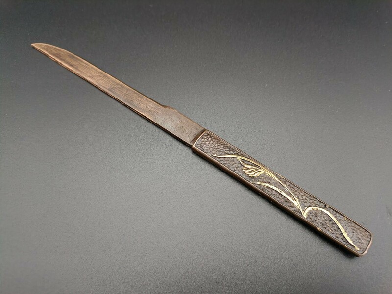 日本刀装具　小柄　蘭花の図　銅製　刀刃なし　絵金銀　刀剣美術　刀装具　武道具　居合　