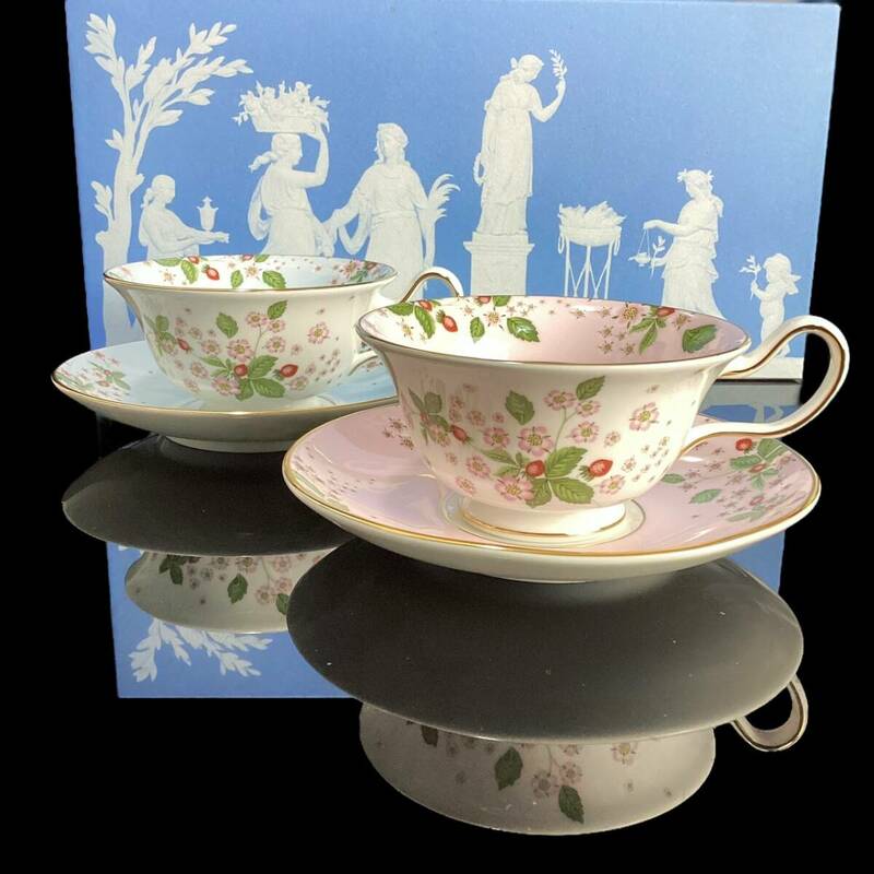 廃盤 ★新品★ WEDGWOOD ウェッジウッド カップ＆ソーサー ワイルドストロベリー ブルーム 2客 ペア ピオニー ピンク ブルー いちご 苺