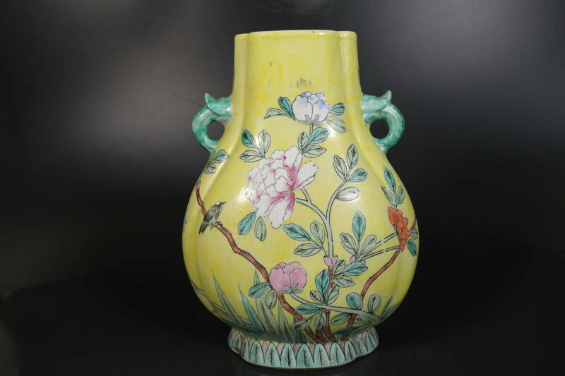 【和】(8704)　中国古玩　唐物　乾隆年製　色絵花鳥文花生　花瓶　粉彩