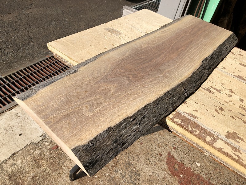 送料無料！【S528F】胡桃 832～840×220～230×25㎜ 板材 乾燥材 木工 DIY 材木 天然木 無垢材《銘木すずめや》