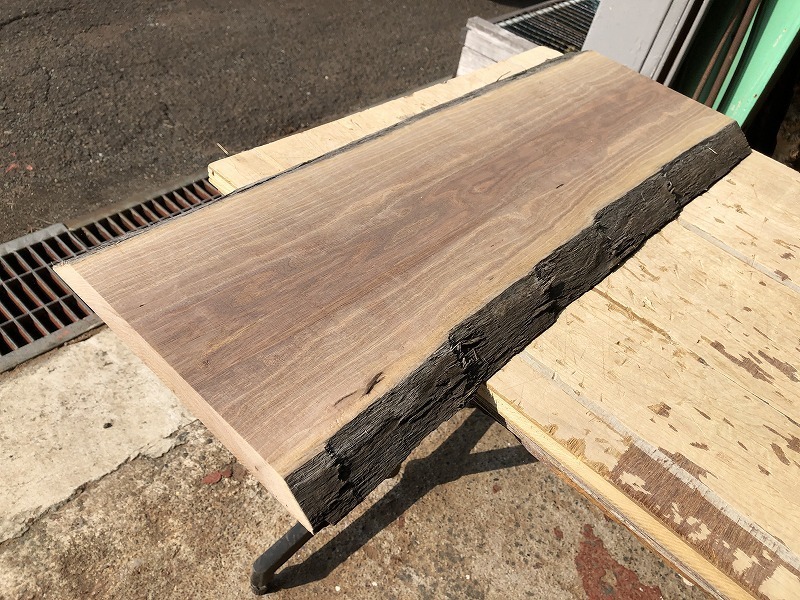送料無料！【S532F】胡桃 712×230～250×26㎜ 板材 乾燥材 木工 DIY 材木 天然木 無垢材《銘木すずめや》