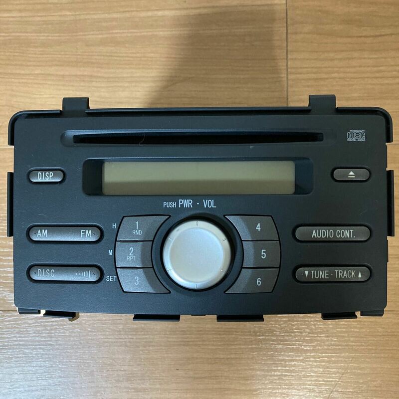 ダイハツ ミラ カーオーディオ CD／86180-B2450 ※現状お渡し