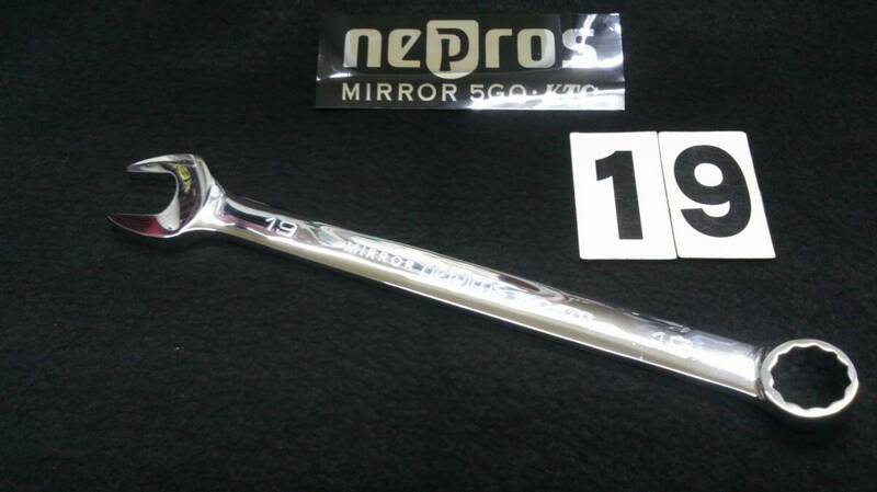 ＜03036A＞　　KTC　ネプロス　nepros　コンビネーションレンチ　NMS2-19　未使用