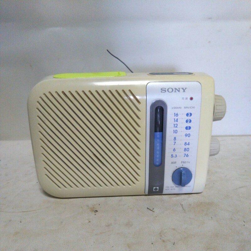 送料無料(４M698)SONY　ソニー　ラジオ　ICF-S70