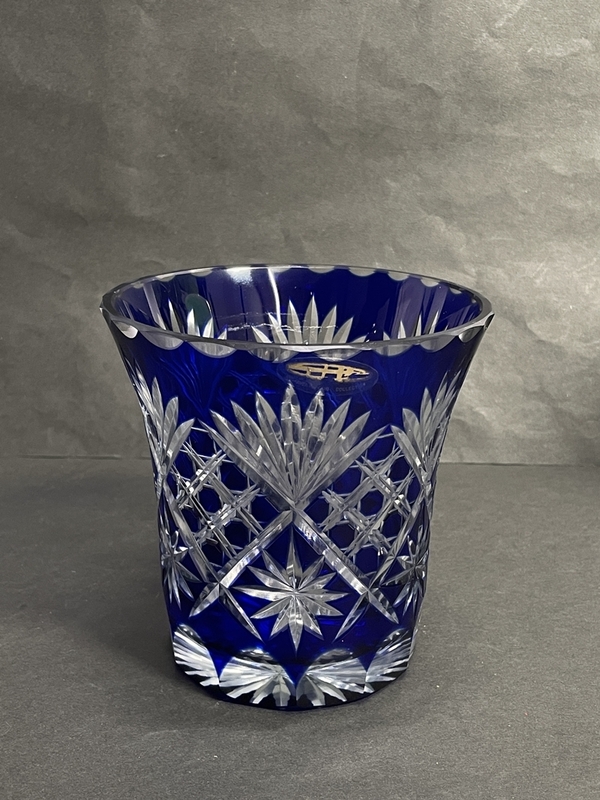 ● コレクター必見 切子 フラワーベース 花瓶 花入 ブルー 青 工芸ガラス 彫刻 カット 飾り 置物 インテリア 雑貨 コレクション ma218