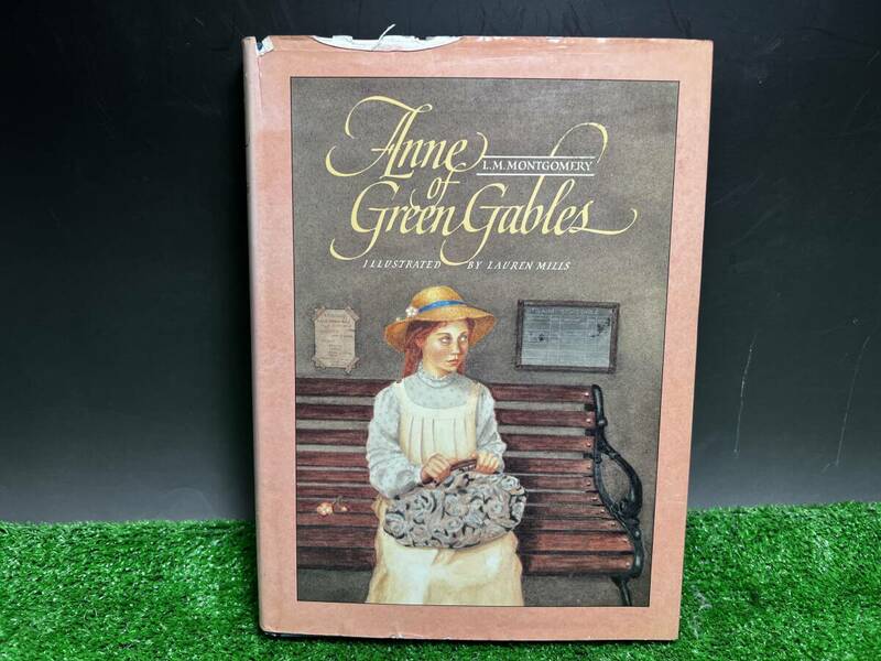 洋書 Anne of Green Gables 赤毛のアン L.M.Monygomery / David R. Godine, Publisher,Inc. ISBN: O-87923-783-X